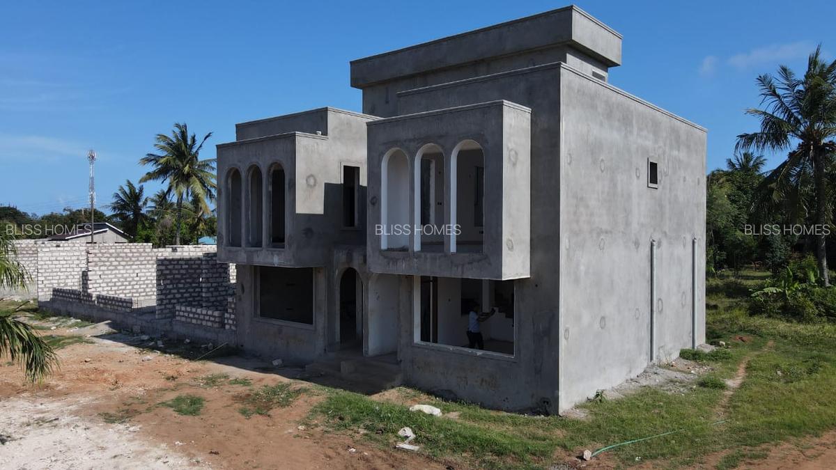 3 Bed Townhouse with En Suite at Mtwapa - 2