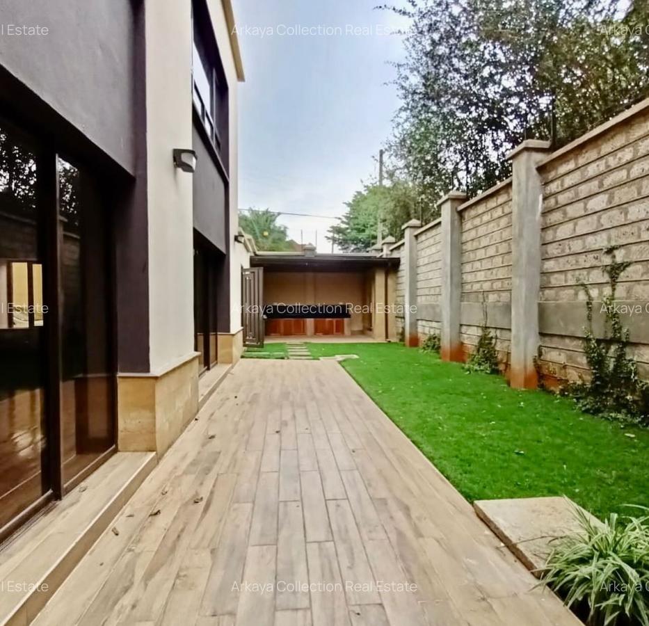 4 Bed House with En Suite in Lavington - 6