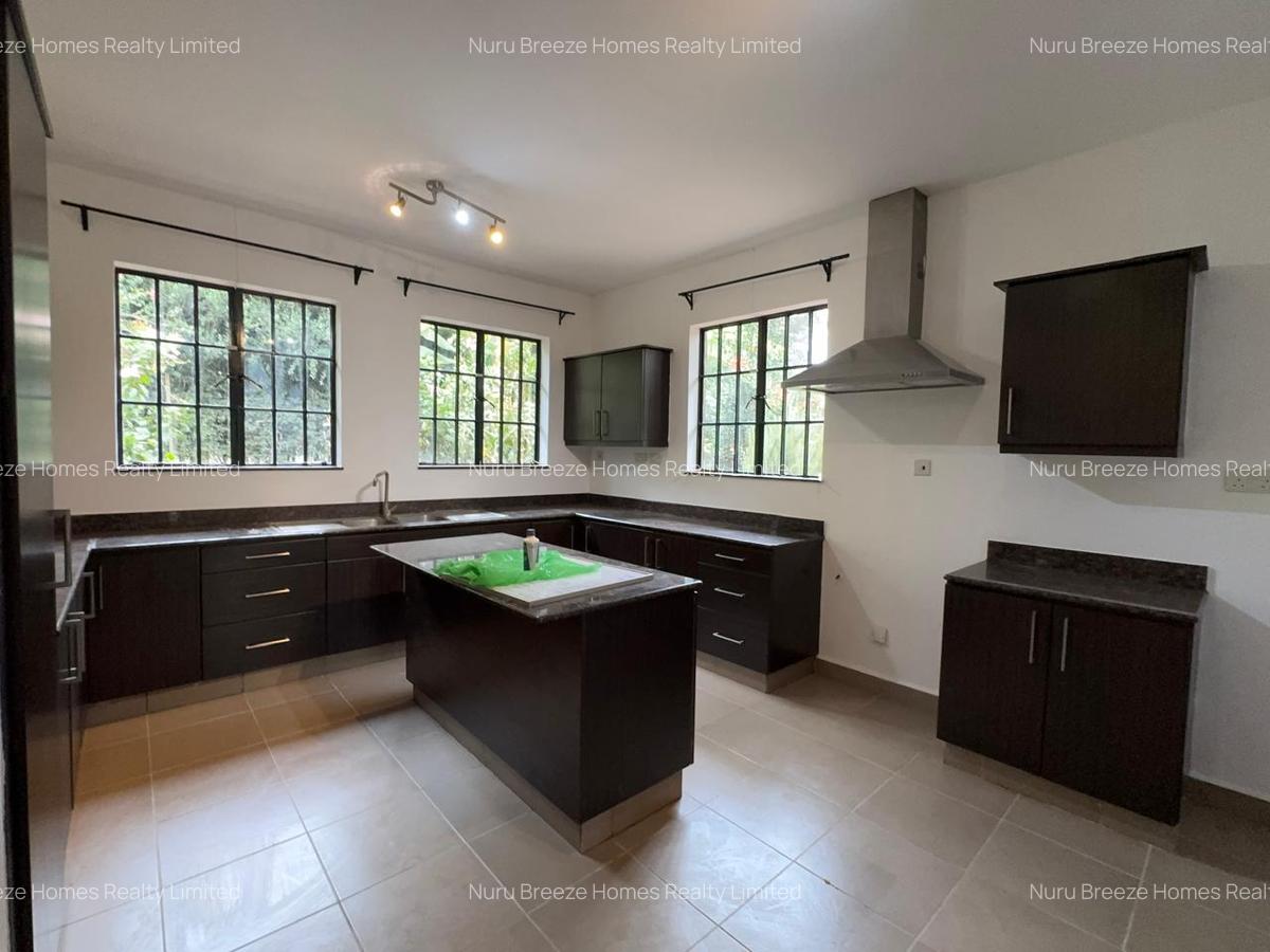 4 Bed House with En Suite in Runda - 16