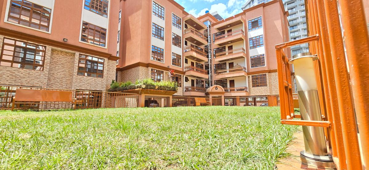 4 Bed Apartment with En Suite at Hundreds Streets