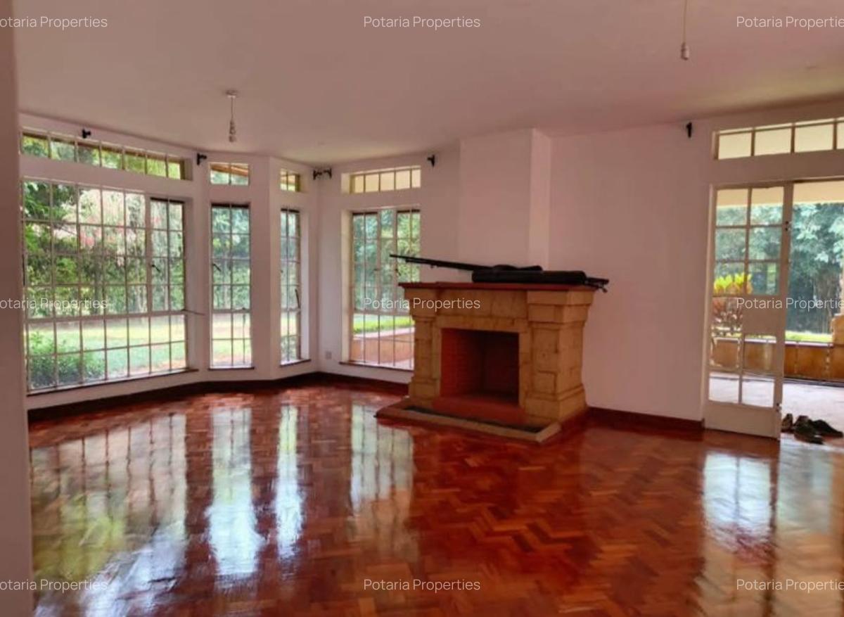 5 Bed House with En Suite in Rosslyn - 7
