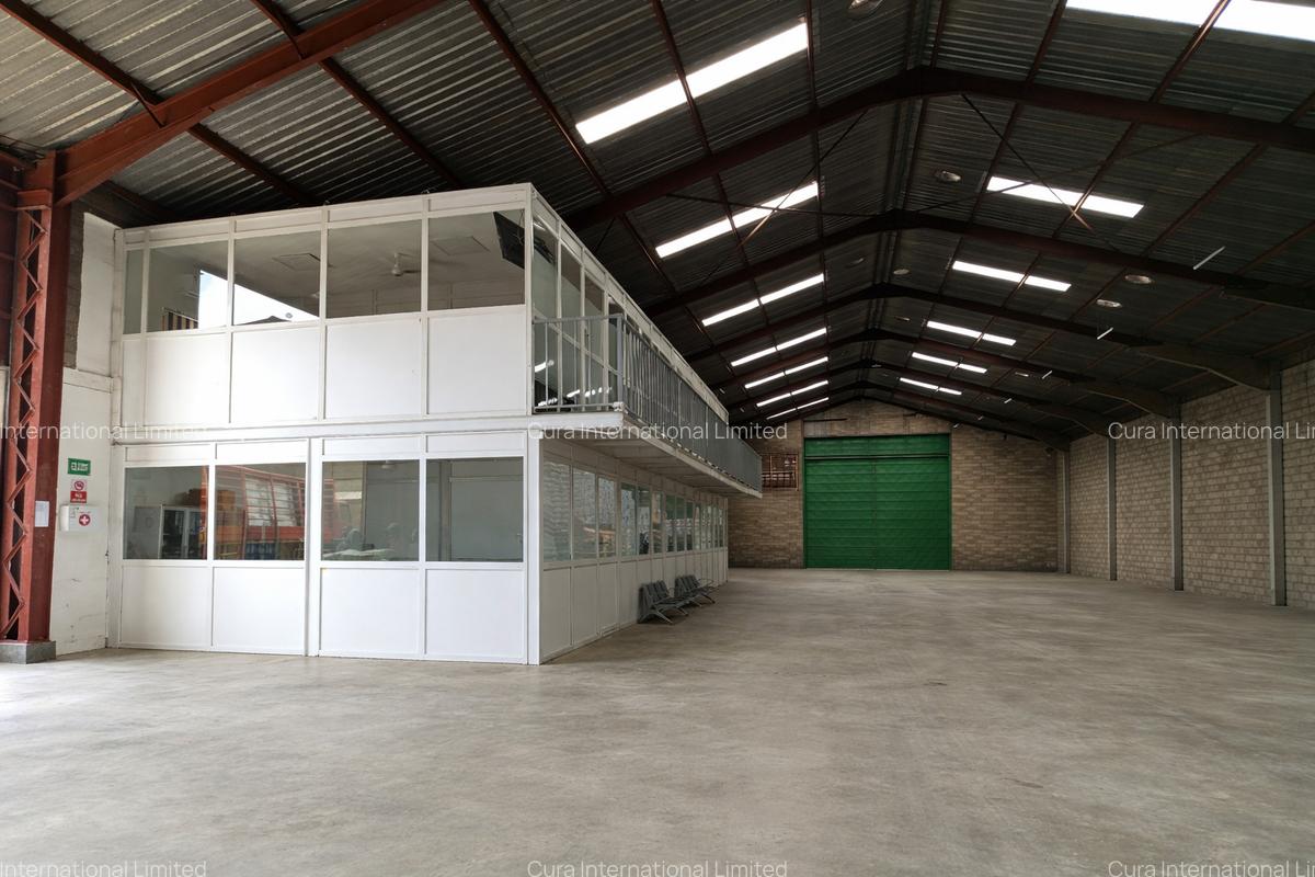 13,000 ft² Warehouse in Industrial Area - 3