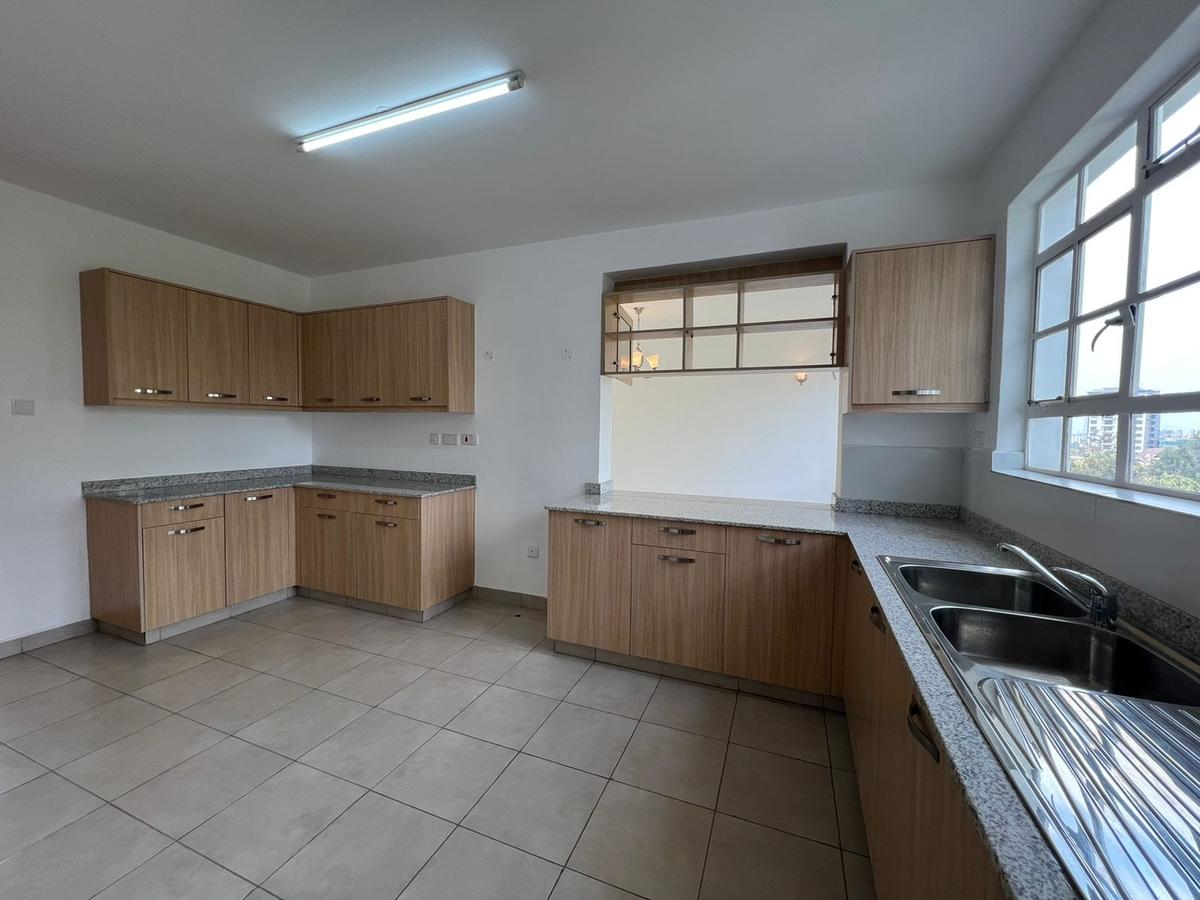 3 Bed Apartment with En Suite in Lavington - 3