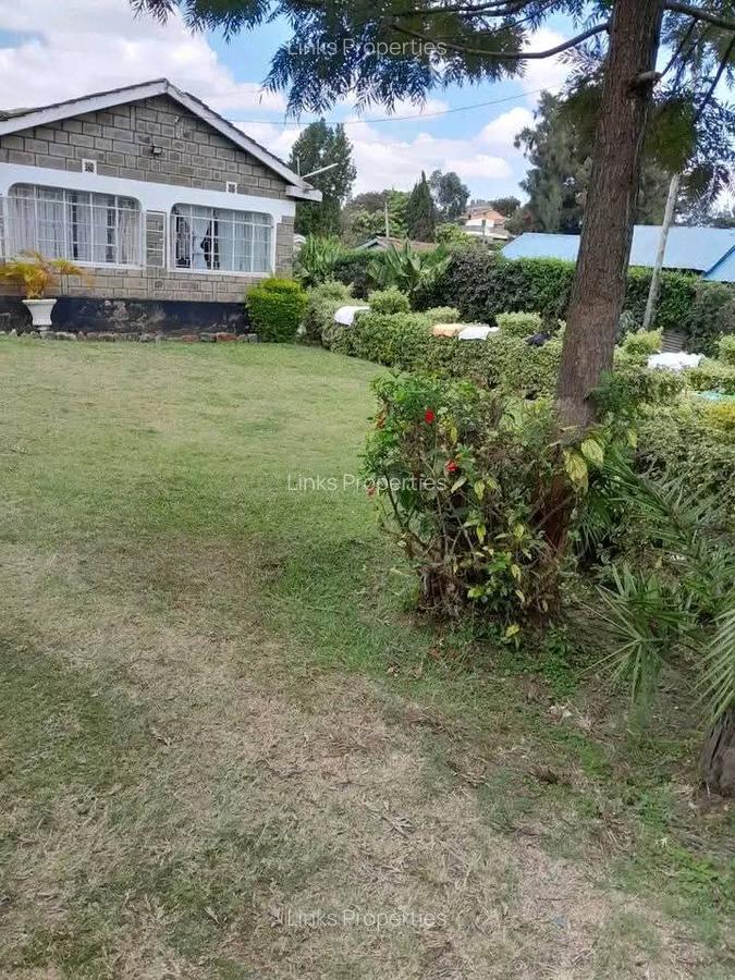 4 Bed House with En Suite at Mandela Road - 9