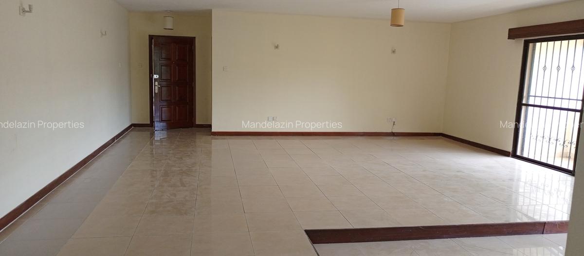 4 Bed Apartment with En Suite at Brookside Drive - 9