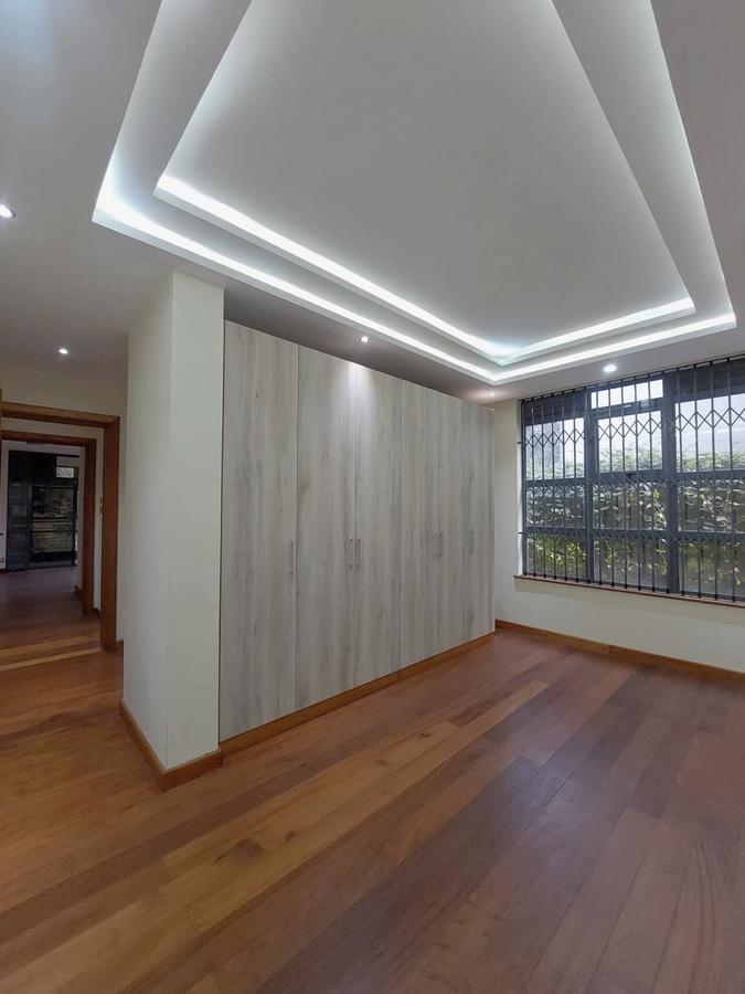 7 Bed Townhouse with En Suite in Nyari - 11