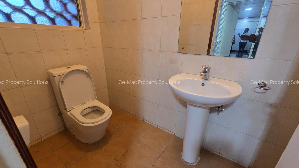 4 Bed House with En Suite in Runda - 13