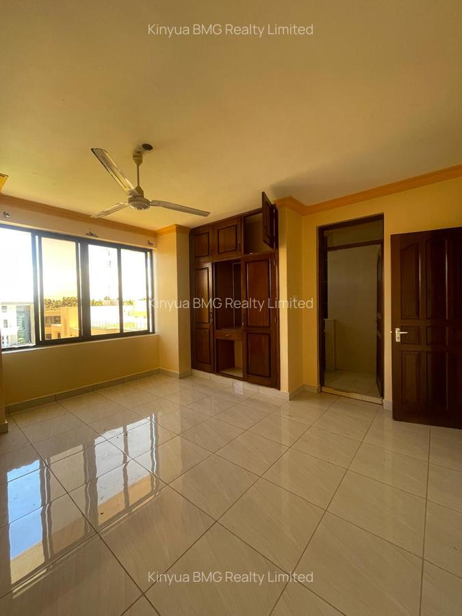 Serviced 3 Bed Apartment with En Suite in Nyali Area - 9