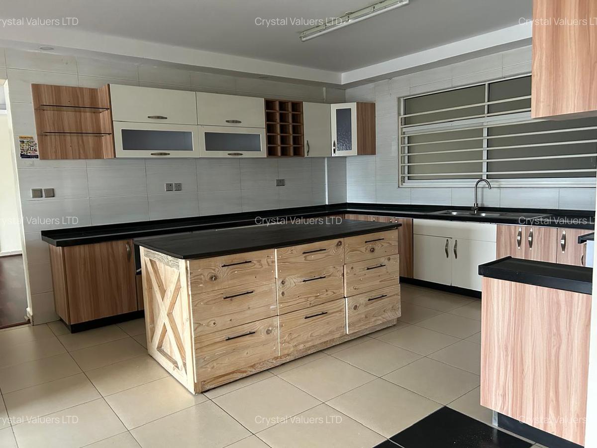 3 Bed Apartment with En Suite in Kileleshwa - 4