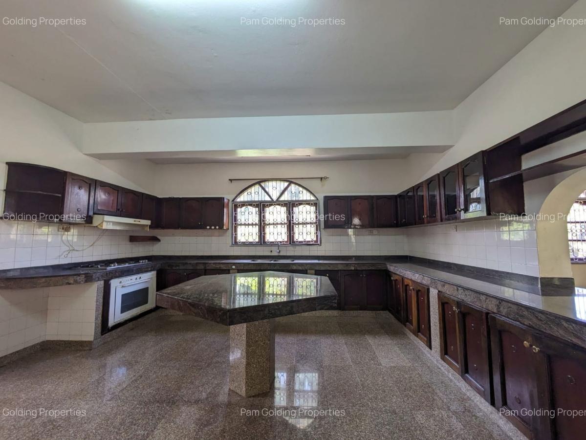 4 Bed Townhouse with En Suite in Nyali Area - 6