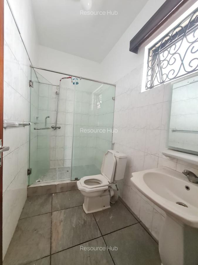 5 Bed Townhouse with En Suite at Off Argwings Kkodhek - 12