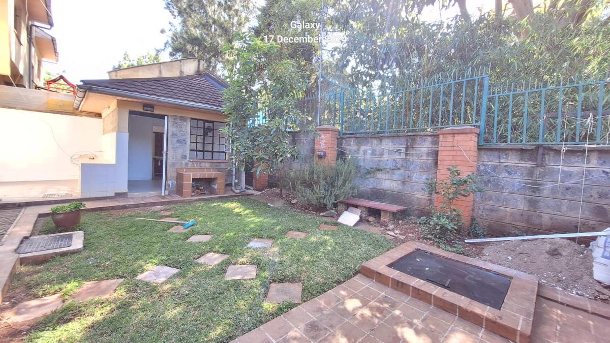 4 Bed Townhouse with En Suite at Lavington Green - 2