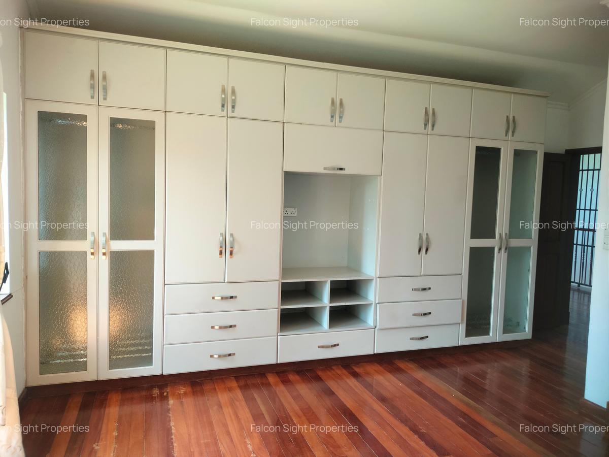 4 Bed Townhouse with Gym at Few Minutes Drive To Gigiri - 8