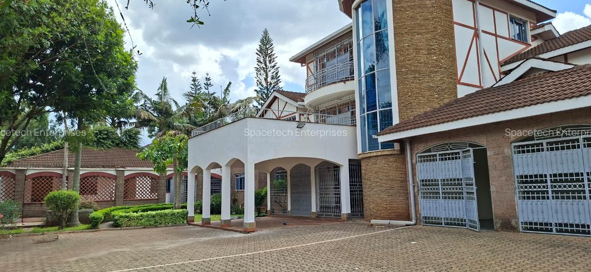 5 Bed Townhouse with En Suite in Westlands Area - 2