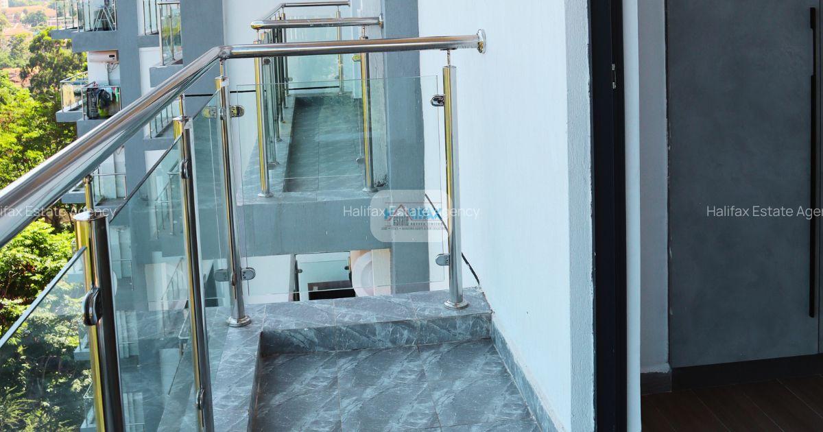 2 Bed Apartment with Gym in Riverside - 15