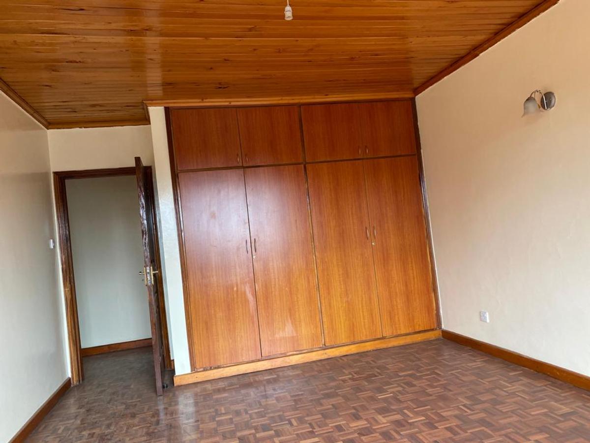 3 Bed Apartment with En Suite in Lavington - 4