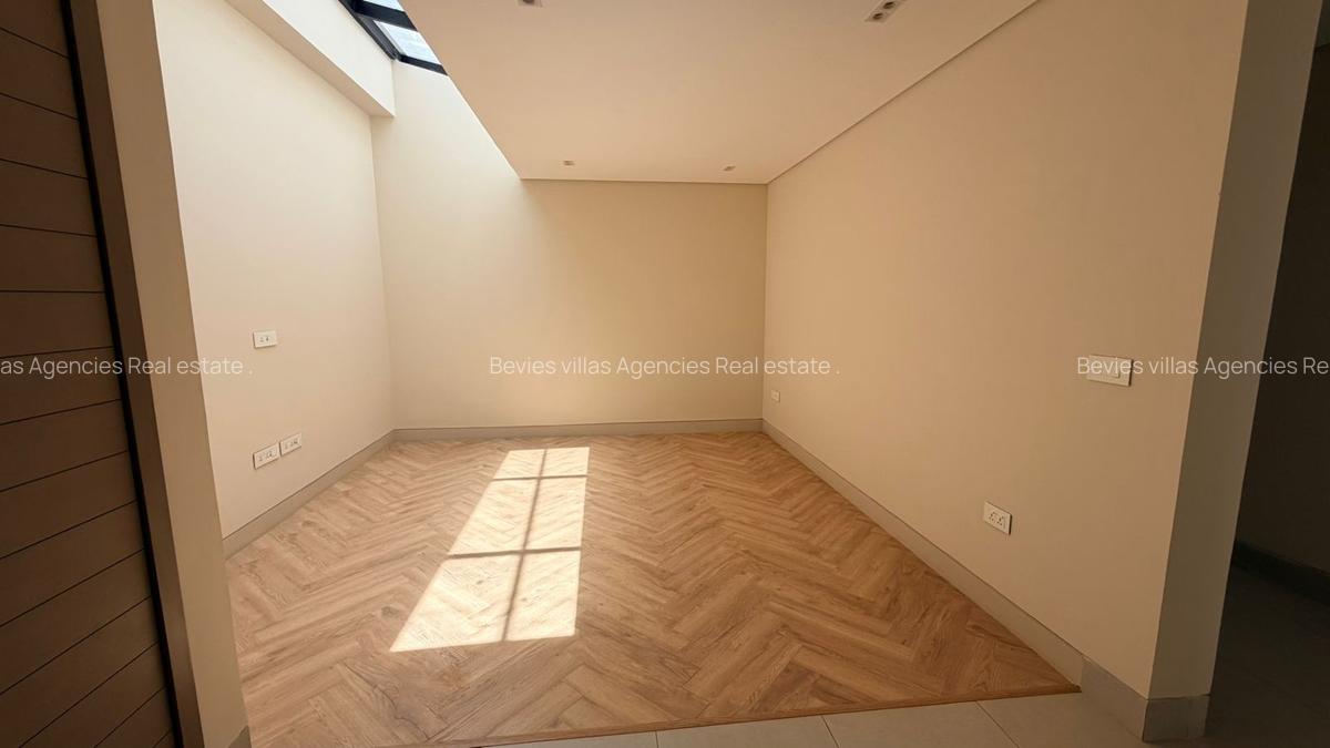 5 Bed Villa with En Suite at Kyuna - 7