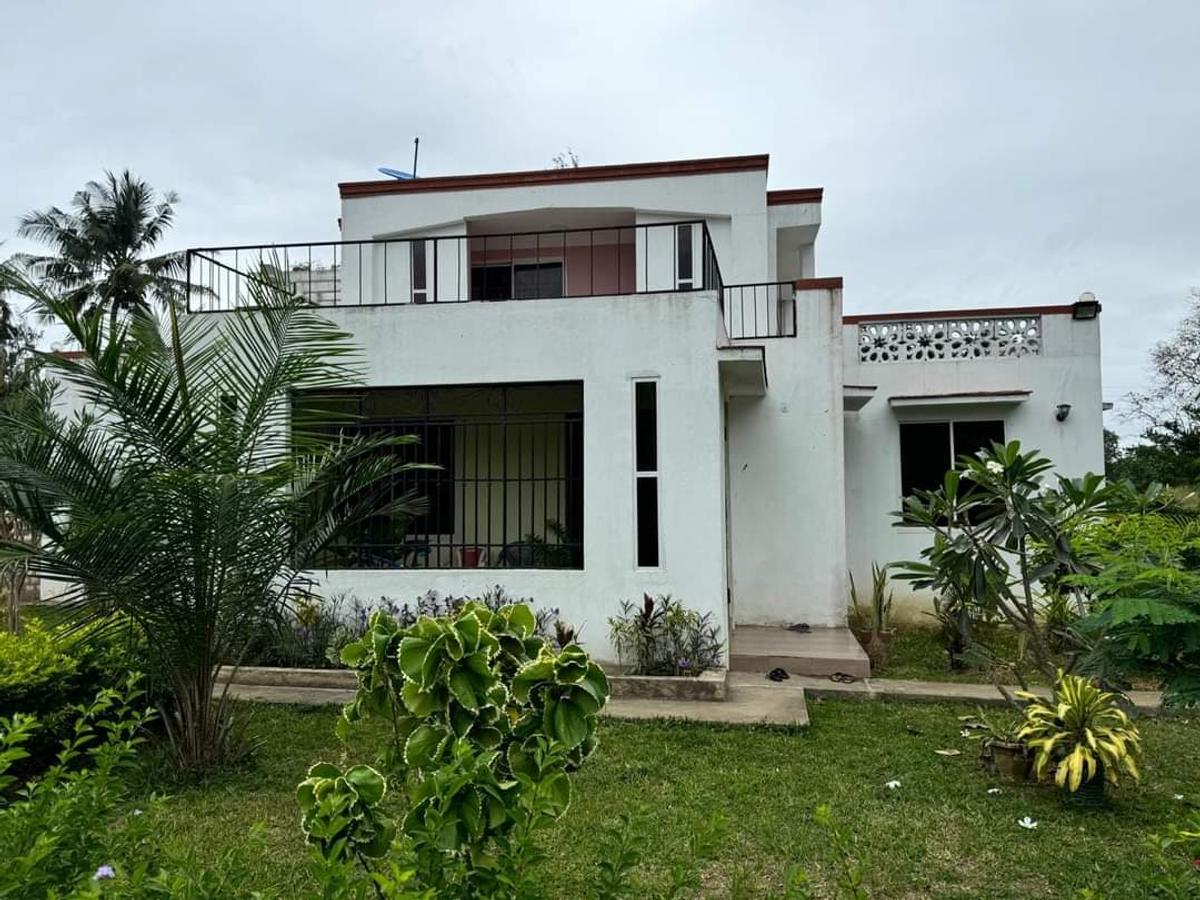 3 Bed Villa with En Suite at Mtwapa Donya - 2