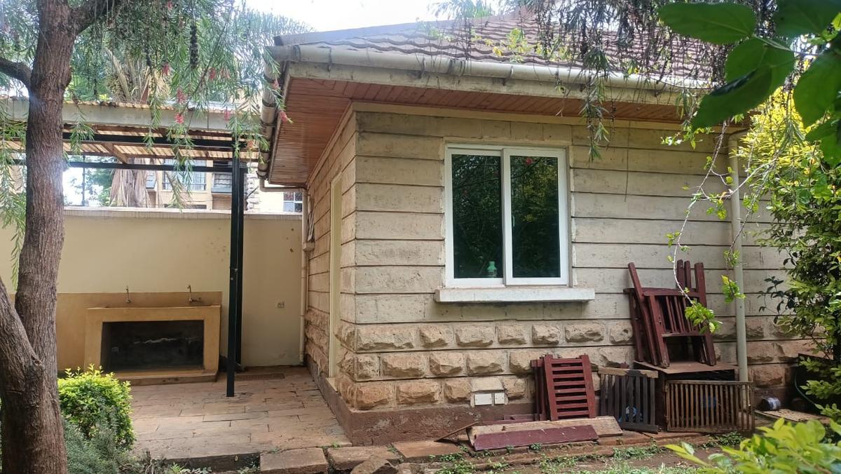 5 Bed Townhouse with En Suite in Lavington - 16