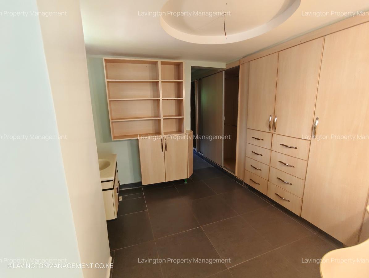 4 Bed House with En Suite at Giraffe Centre - 12