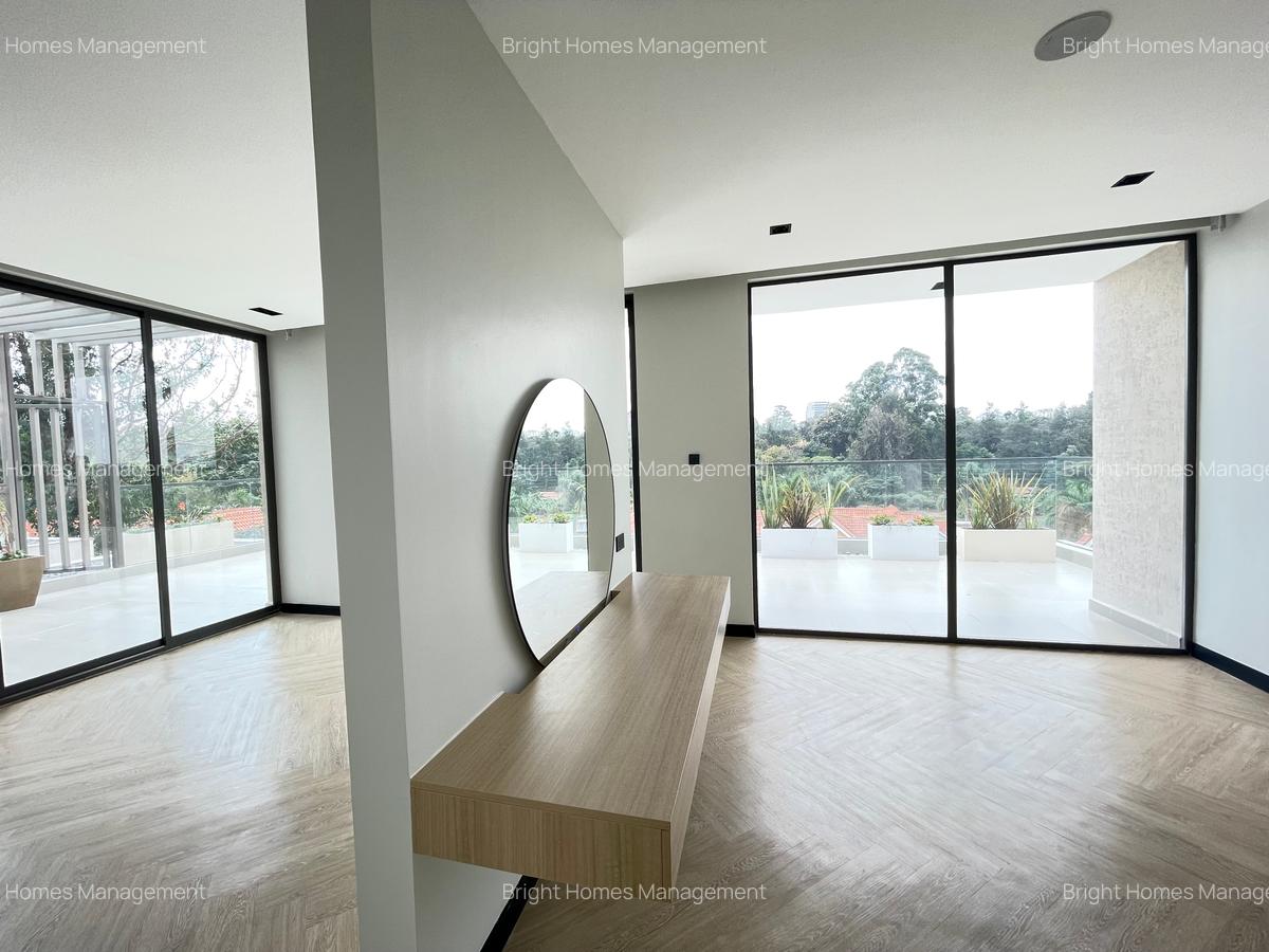 5 Bed Townhouse with En Suite in Lavington - 13