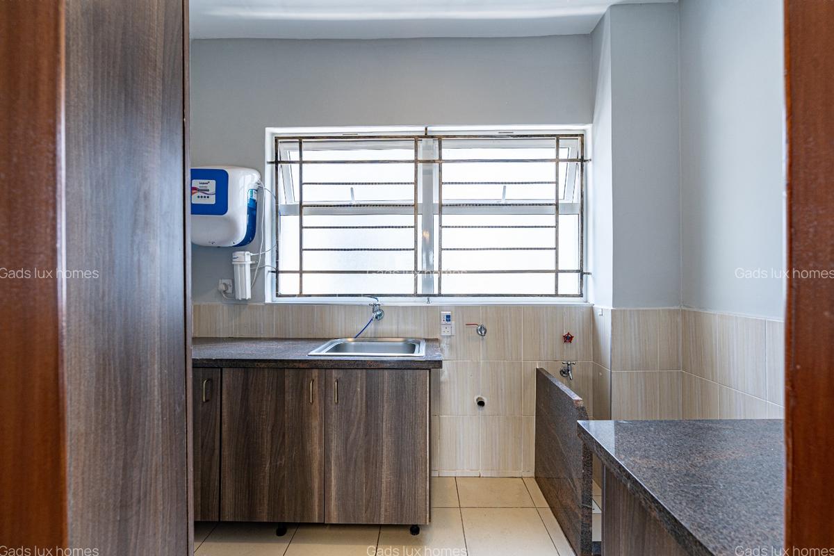 Serviced 2 Bed Apartment with En Suite at Othaya Road - 20