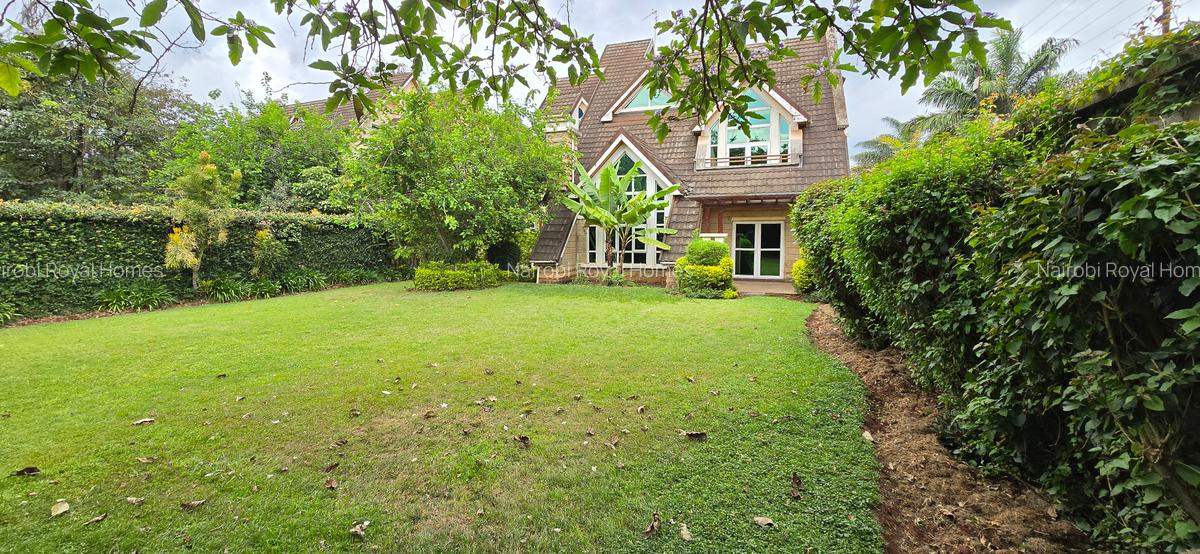 5 Bed Townhouse with En Suite at Lavington Green - 1