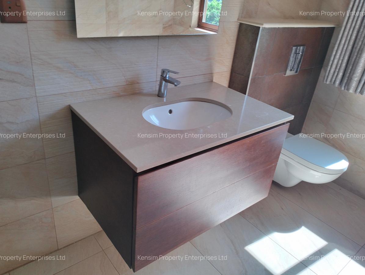 4 Bed Townhouse with En Suite in Lavington - 3