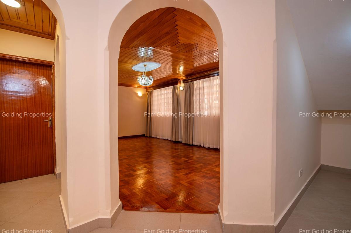 5 Bed House in Runda - 7