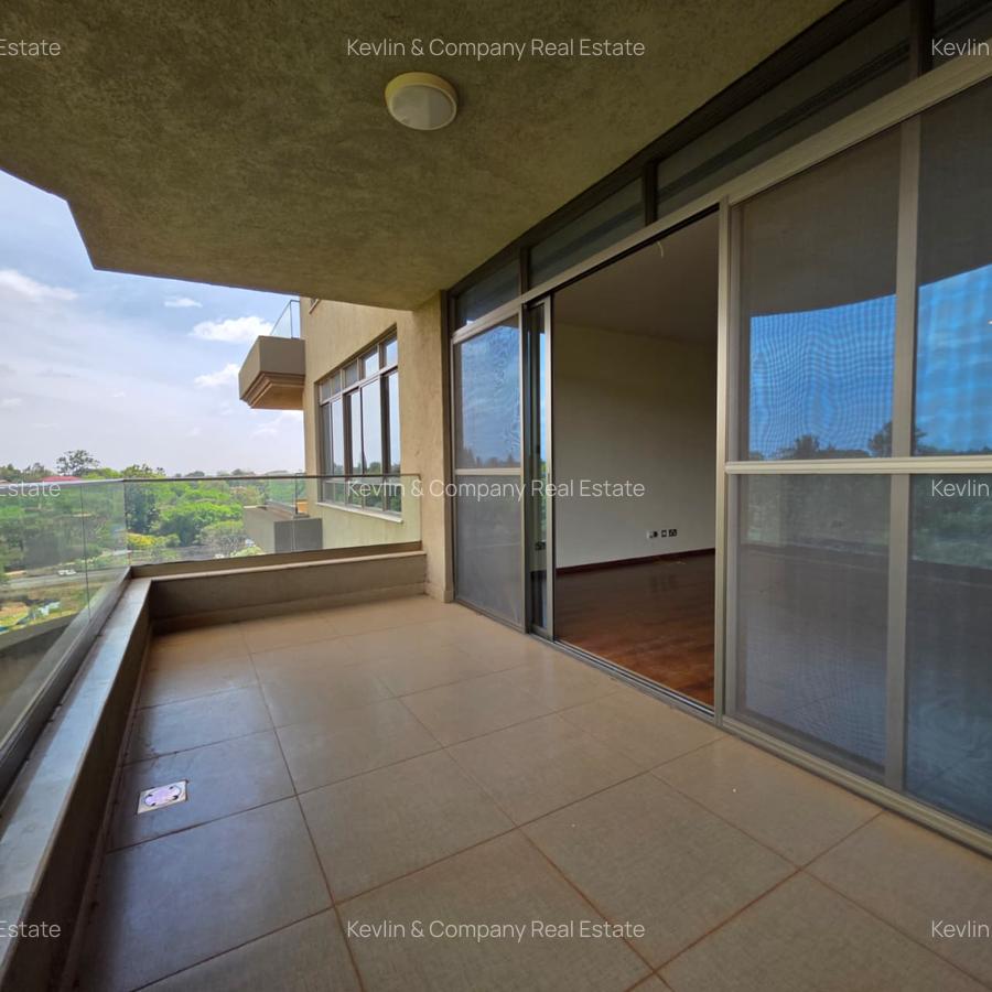 3 Bed Apartment with En Suite in Parklands - 1