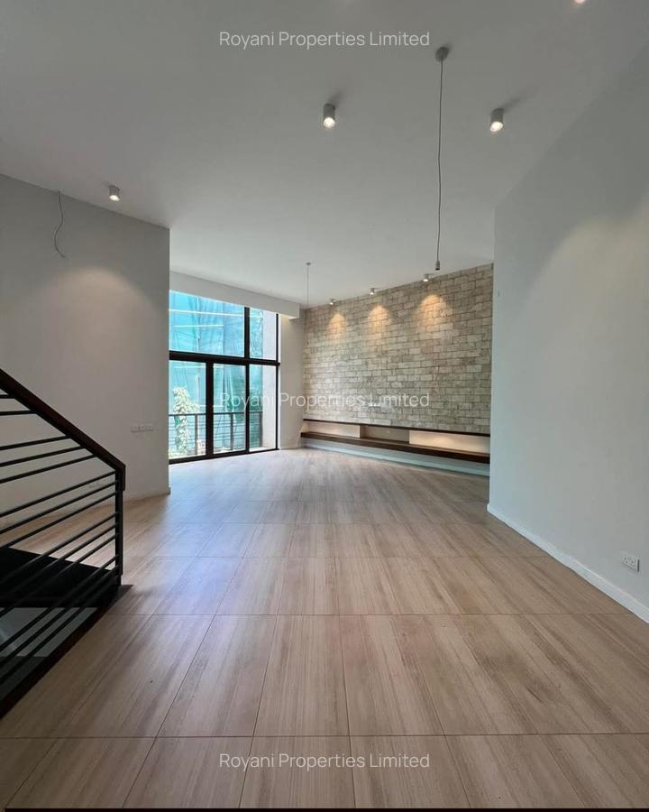 4 Bed Townhouse with En Suite in Lavington - 1