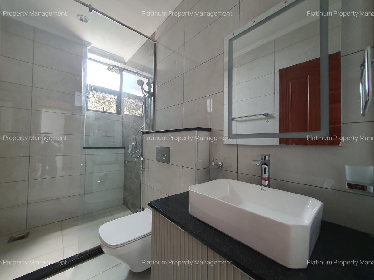 4 Bed Apartment with En Suite in Parklands - 13