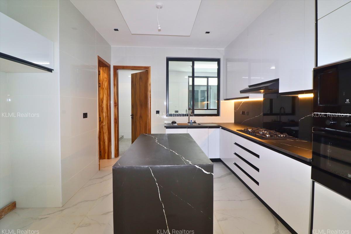 2 Bed Apartment with En Suite at Peponi Road - 1