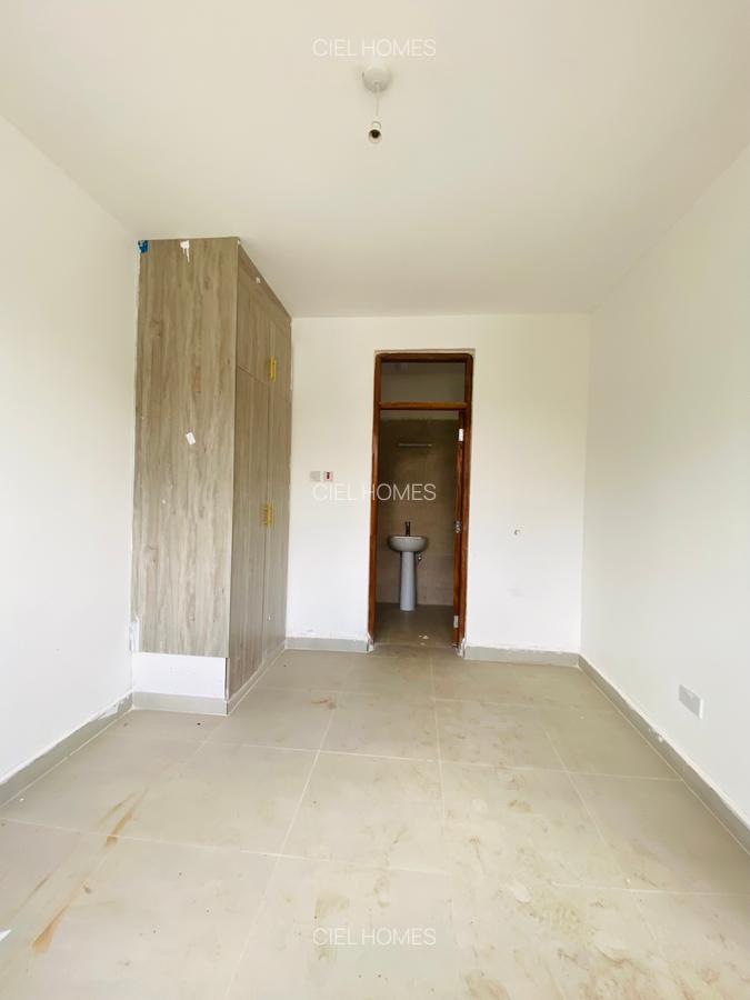 4 Bed Villa with En Suite in Lavington - 3