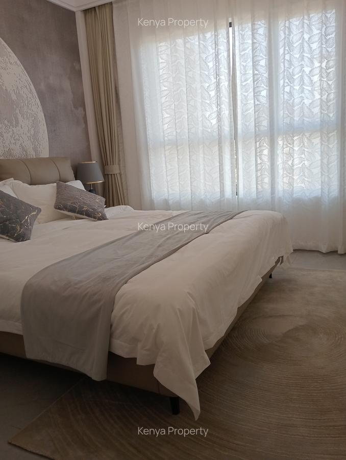 3 Bed Apartment with Swimming Pool at Wood Avenue - 5