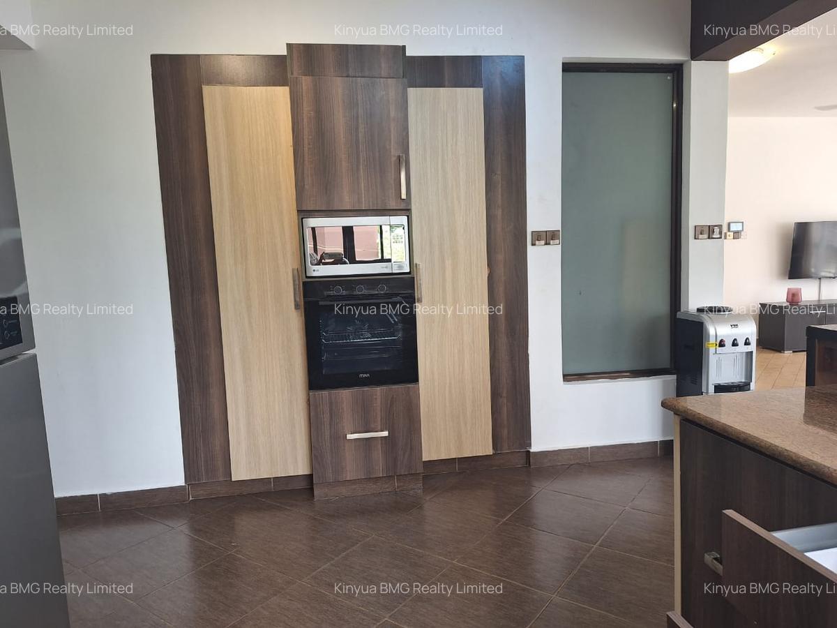 Serviced 2 Bed Apartment with En Suite at Beach Road - 5