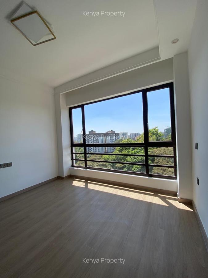3 Bed Apartment with En Suite at Riverside Drive - 4