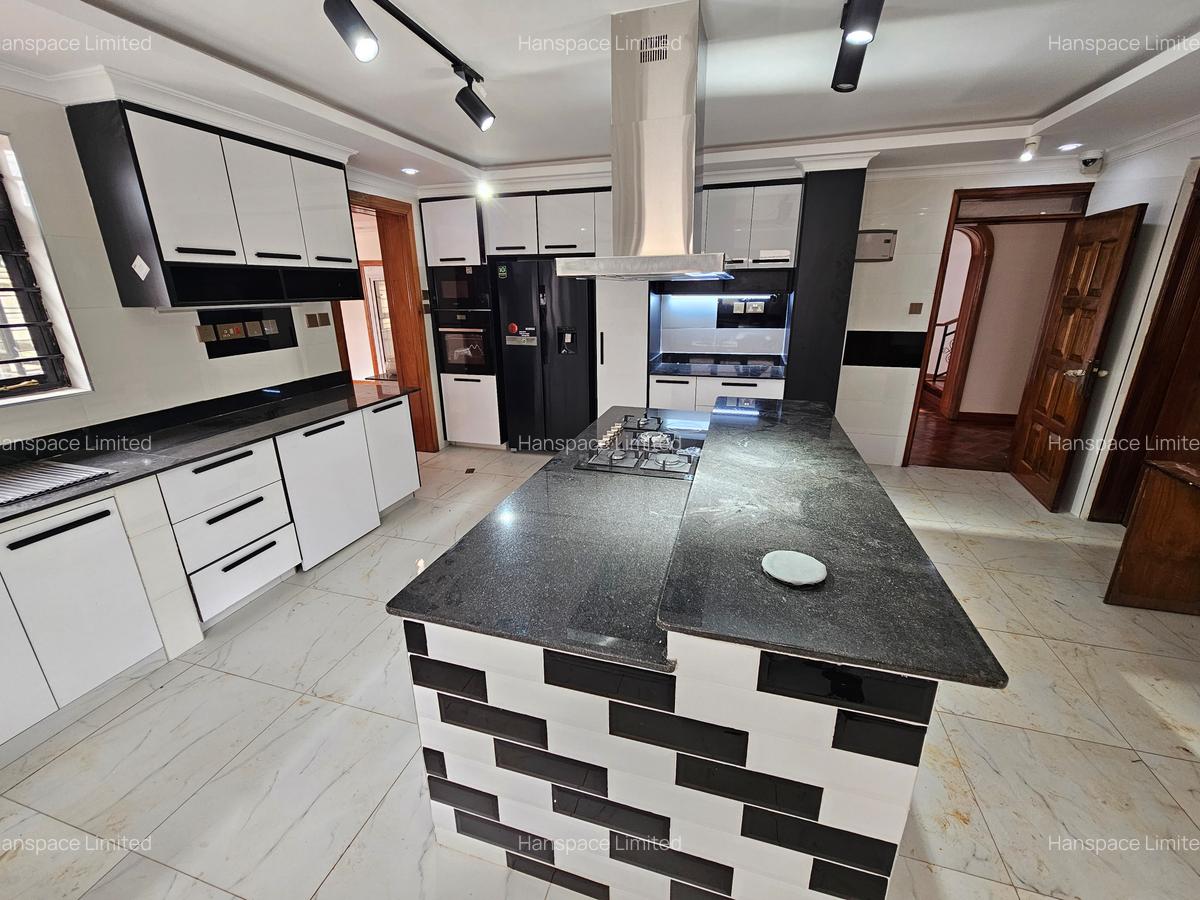 5 Bed Villa with En Suite in Runda - 7