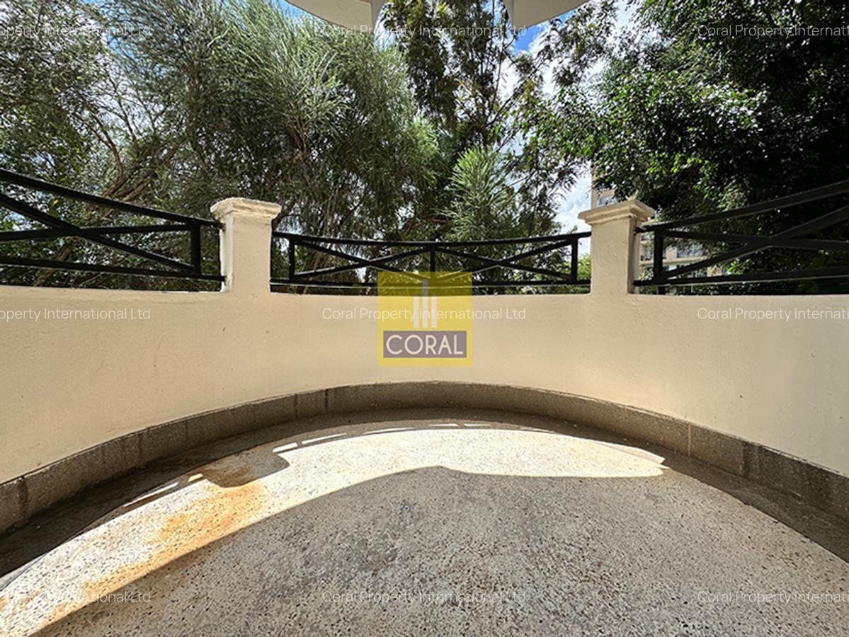 4 Bed Apartment in Riverside - 10