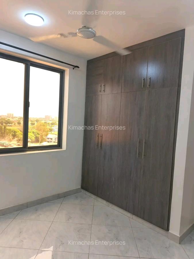 3 Bed Apartment with En Suite at Off Links Road - 13