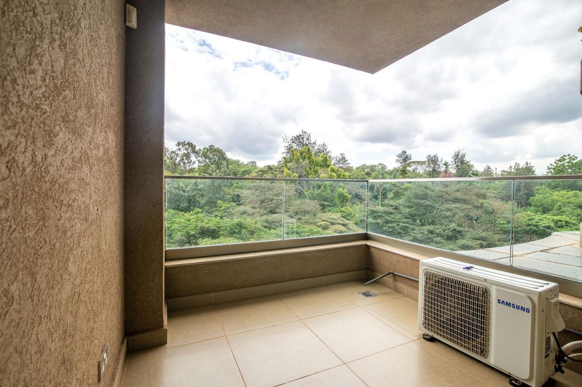 3 Bed Apartment with En Suite in Parklands - 11