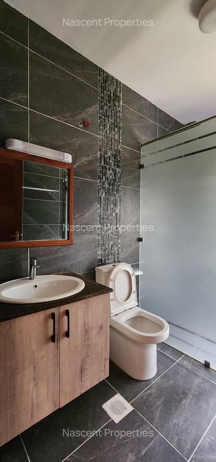 5 Bed Villa with En Suite in Runda - 8