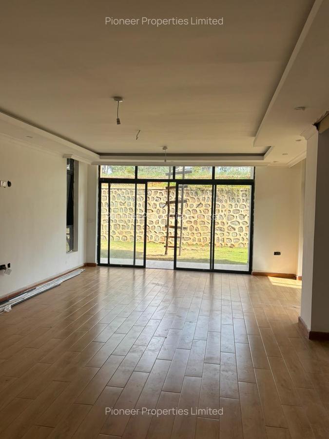 6 Bed House with En Suite at 00502 - 16