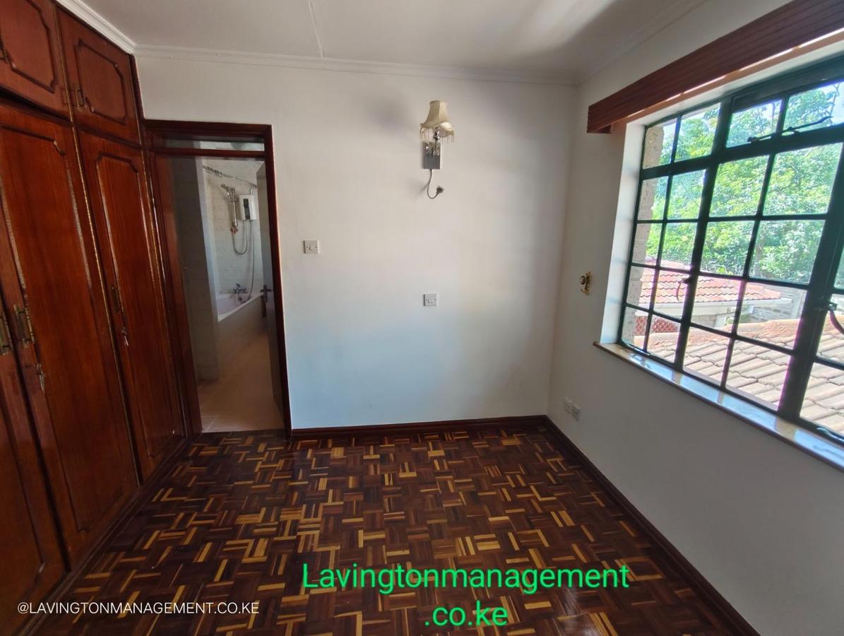 4 Bed Townhouse with En Suite at Lavington Green - 15