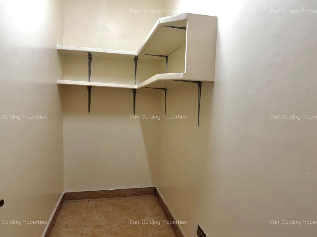 Furnished 3 Bed Apartment with En Suite in Riverside - 8