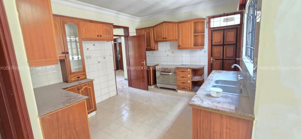 4 Bed Townhouse with En Suite at Lavington Green - 4
