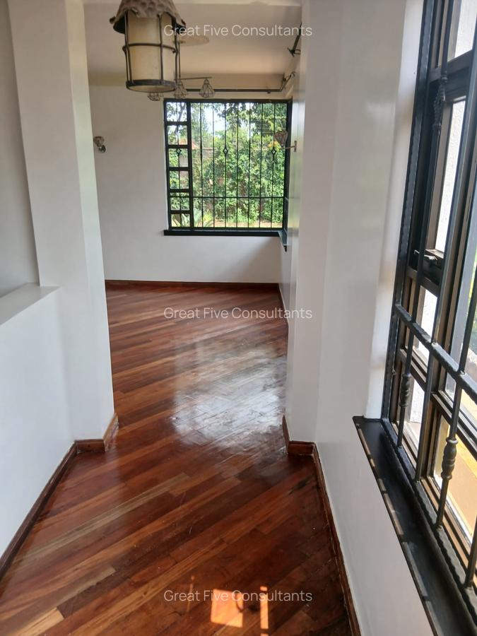 5 Bed House with En Suite in Runda - 9