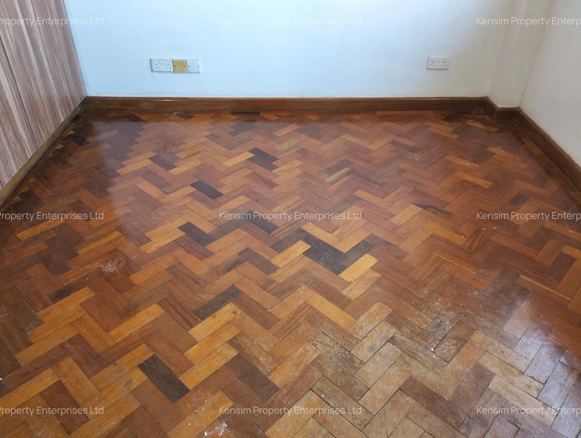 5 Bed Townhouse with En Suite in Kitisuru - 13