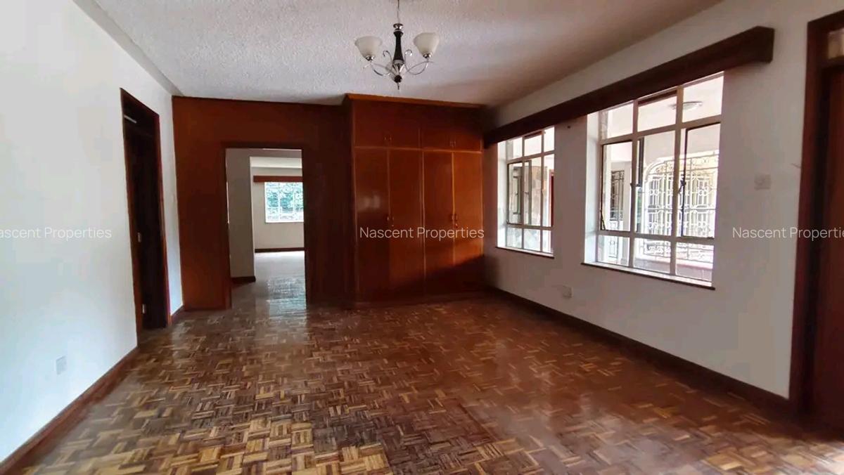 5 Bed House with En Suite in Nyari - 14