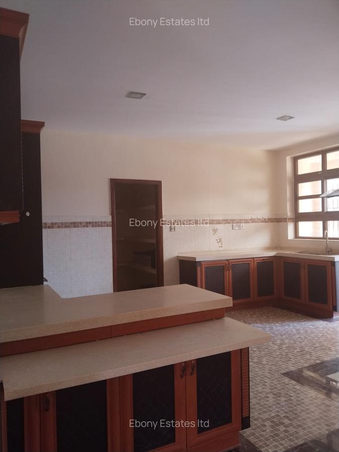 3 Bed Apartment with En Suite in Lavington - 14